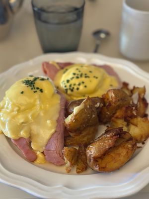 eggs-benedict.jpg